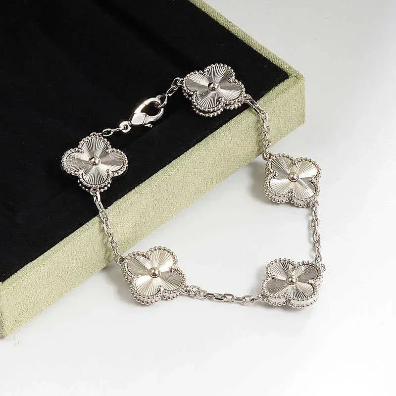 Pulseras de Trebol de Plata 925 Autentica Ajustables Disponibles en Negro, Dorado, Rosa, Verde y Mas - Jewelry Store by Erik Rayo