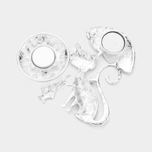 Load image into Gallery viewer, Black Cat Umbrella Magnetic Brooch
