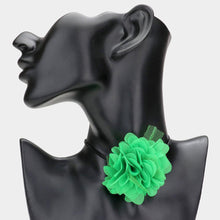 Load image into Gallery viewer, Green Mesh Flower Wrapped Choker Necklace
