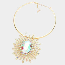 Load image into Gallery viewer, Gold Oval Stone Centered Abstract Pendant Necklace

