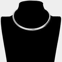 Load image into Gallery viewer, Metal Choker Necklace
