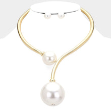 Load image into Gallery viewer, Cream Chunky Pearl Collar Choker Necklace
