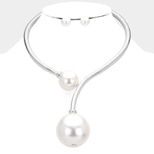 Load image into Gallery viewer, White Chunky Pearl Collar Choker Necklace
