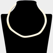 Load image into Gallery viewer, Gold Flat Wavy Metal Open Choker Necklace
