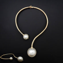 Load image into Gallery viewer, Cream Chunky Pearl Textured Metal Collar Choker Necklace
