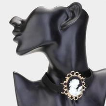Load image into Gallery viewer, Black Cameo Pendant Choker Necklace
