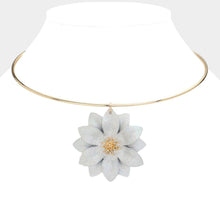 Load image into Gallery viewer, Fabric Flower Pendant Choker Necklace
