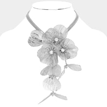 Load image into Gallery viewer, Stone Centered Flower Petal Link Choker Necklace
