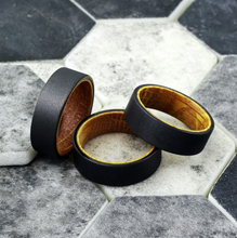 Load image into Gallery viewer, Black Tungten Wedding Band with Whiskey-Barrel Oak Wood - Sandlast Finish 8mm
