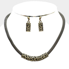 Load image into Gallery viewer, Gold Embossed Metal Mesh Chain Necklace
