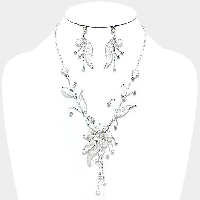 Silver Crystal rhinestone metal mesh flower necklace