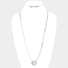 Load image into Gallery viewer, Gold Pearl Metal Trim Necklace
