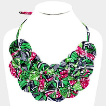 Load image into Gallery viewer, Green Crystal Centered Fabric Round Cluster Collar Necklace
