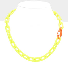 Load image into Gallery viewer, Yellow Resin Open Oval Link Necklace
