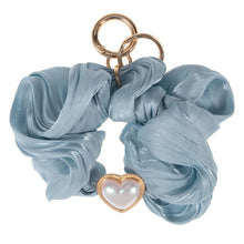 Load image into Gallery viewer, Blue Heart Pearl Pointed Stretch Keychain / Bracelet / Scrunchie
