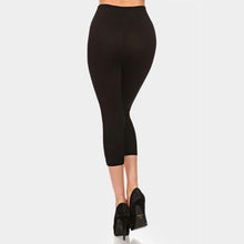 Load image into Gallery viewer, Black Solid high waist midi leggings
