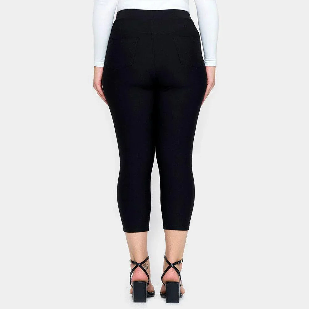 Black Solid Capri Ponte Pants - Jewelry Store by Erik Rayo