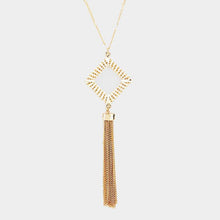 Load image into Gallery viewer, Gold Thread Wrapped Square Hoop Drop Chain Tassel Necklace
