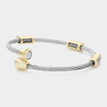 Load image into Gallery viewer, CZ Stone Paved Rectangle Lock Pointed Magnetic Bracelet
