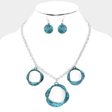 Load image into Gallery viewer, Hammered Bended Triple Open Circle Necklace
