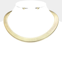 Load image into Gallery viewer, Gold Metal Collar Necklace
