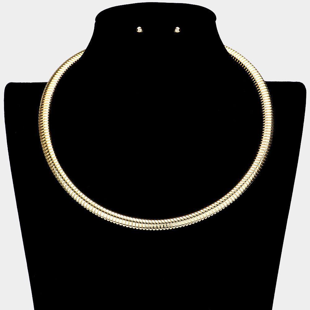 Gold Plain Metal Necklace - Jewelry Store by Erik Rayo