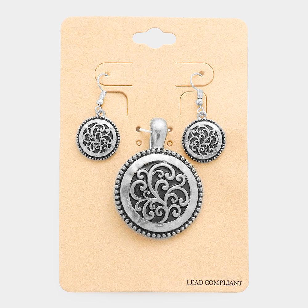 Silver Embossed Antique Round Magnetic Pendant Set