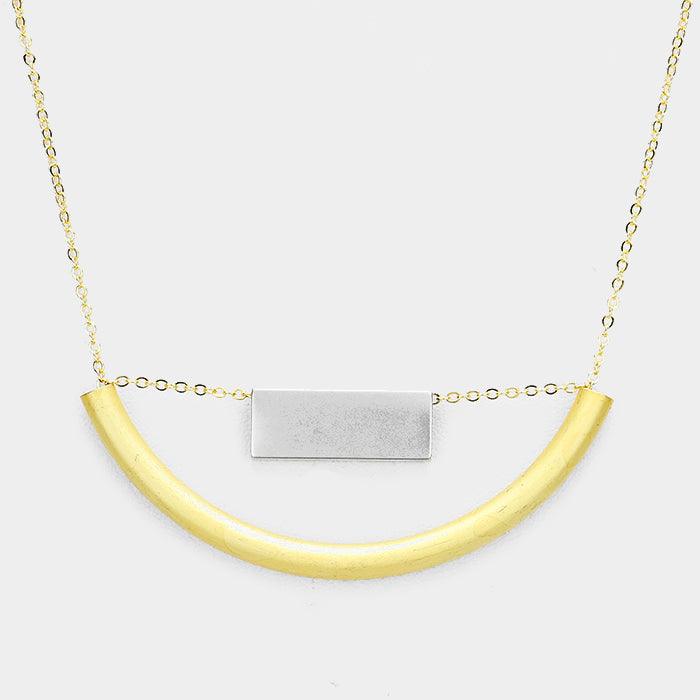 Gold Geometric Metal Pendant Necklace