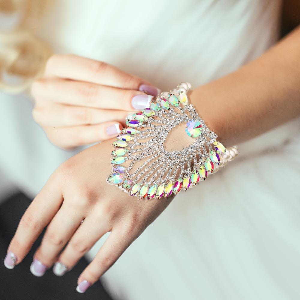 White Marquise Stone Embellished Pearl Bracelet