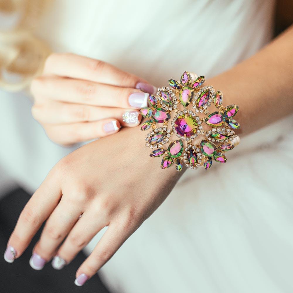 Gold Flower Stone Cluster Embellished Pearl Bracelet