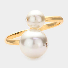 Load image into Gallery viewer, Cream Hinged Pearl Rhinestone Bracelet
