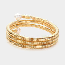 Load image into Gallery viewer, Cream Pearl Tip Metal Coil Bracelet
