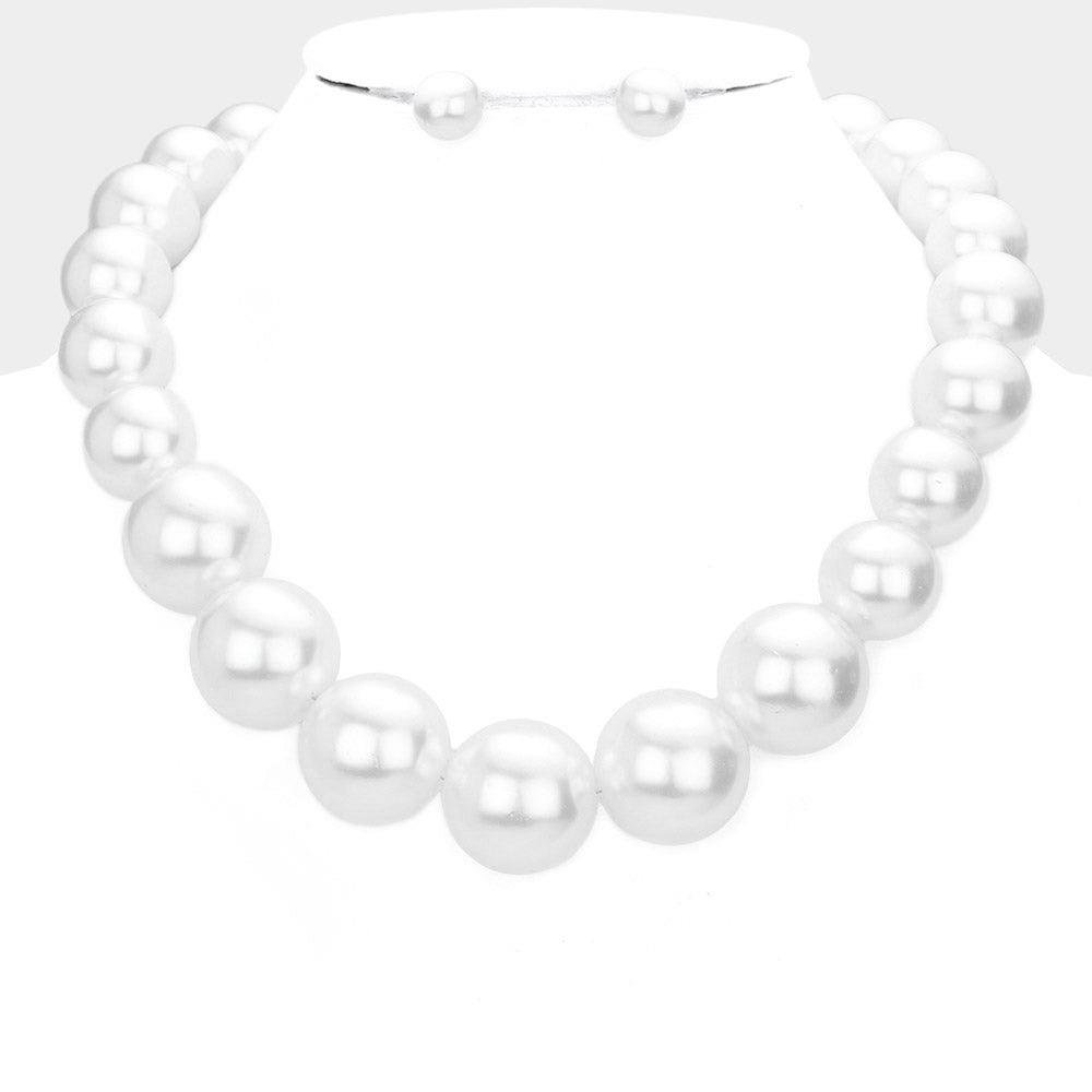 White Chunky Pearl Necklace