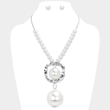 Load image into Gallery viewer, White Oversized Pearl Hammered Metal Pendant Statement Necklace
