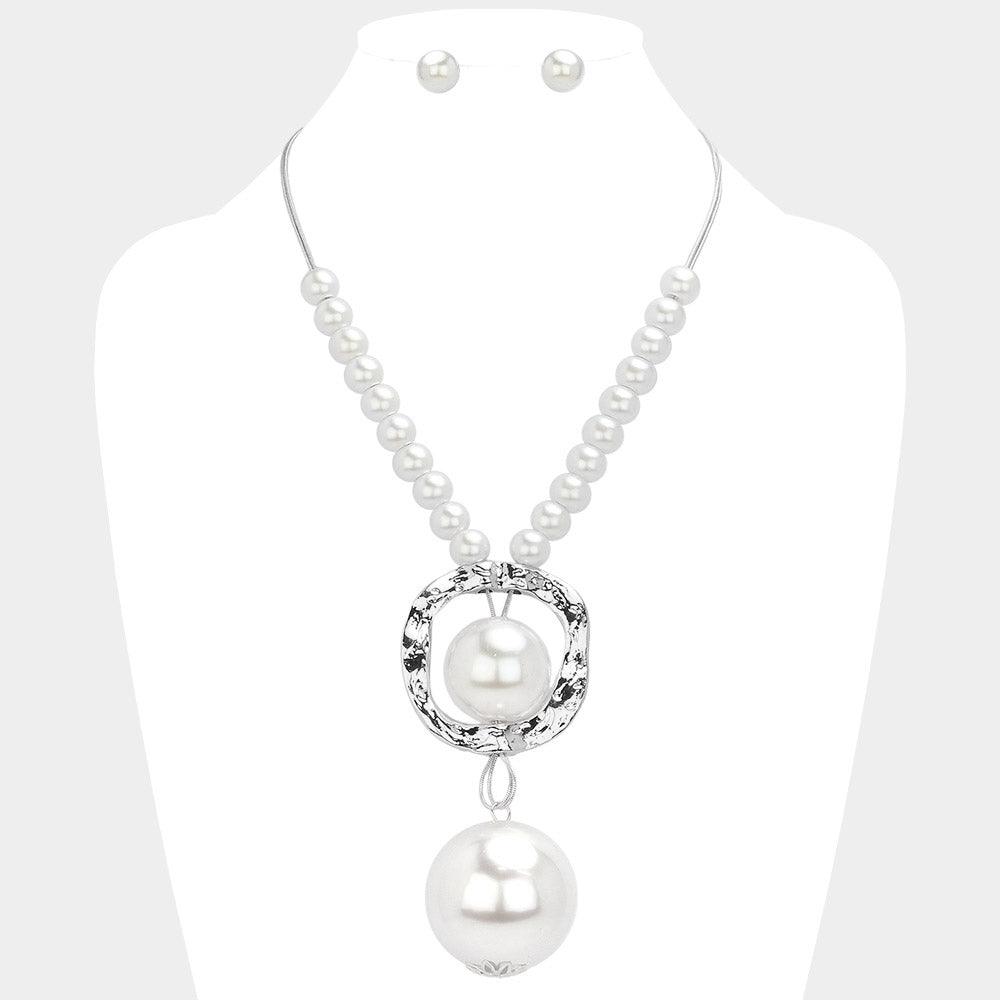 White Oversized Pearl Hammered Metal Pendant Statement Necklace