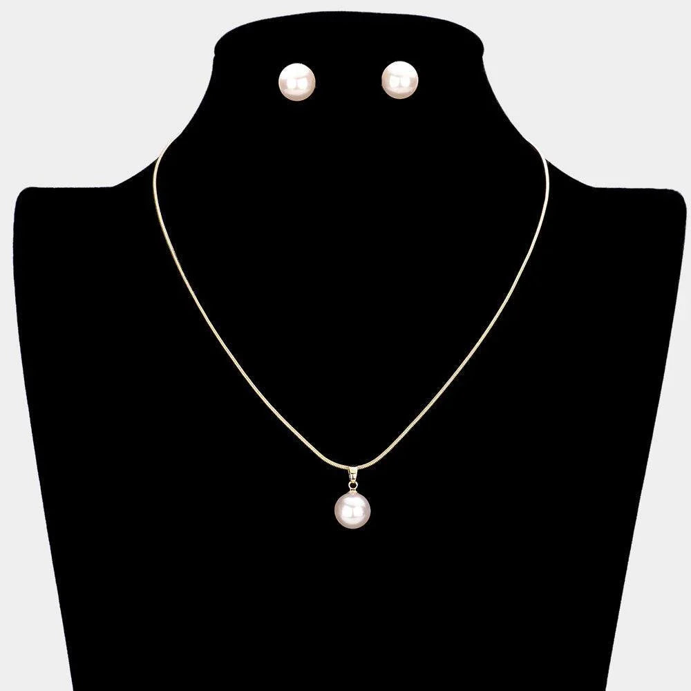 Gold Pearl Pendant Necklace - Jewelry Store by Erik Rayo