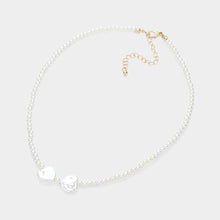 Load image into Gallery viewer, Cream Pearl Heart Pointed Necklace
