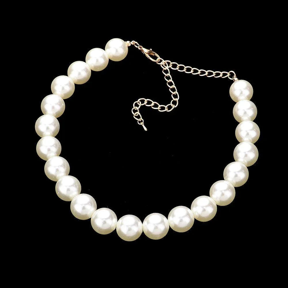 Cream Pearl Necklace - Jewelry Store by Erik Rayo