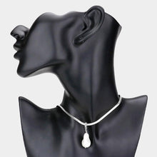 Load image into Gallery viewer, Silver Freshwater Pearl Pendant Necklace
