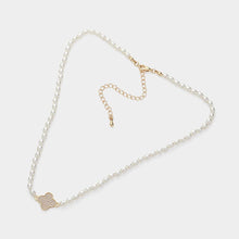Load image into Gallery viewer, Cream Pearl Quatrefoil Pendant Necklace

