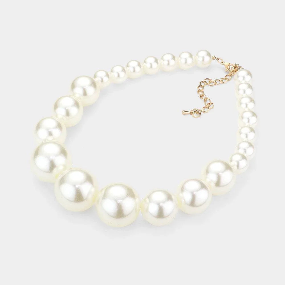 Cream Pearl Necklace - Jewelry Store by Erik Rayo