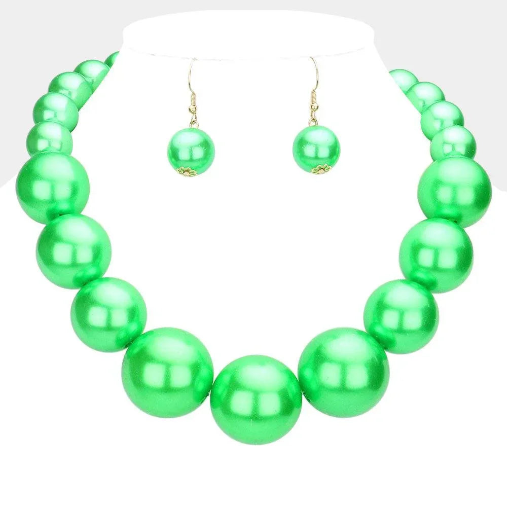 Green Pearl Necklace - Jewelry Store by Erik Rayo