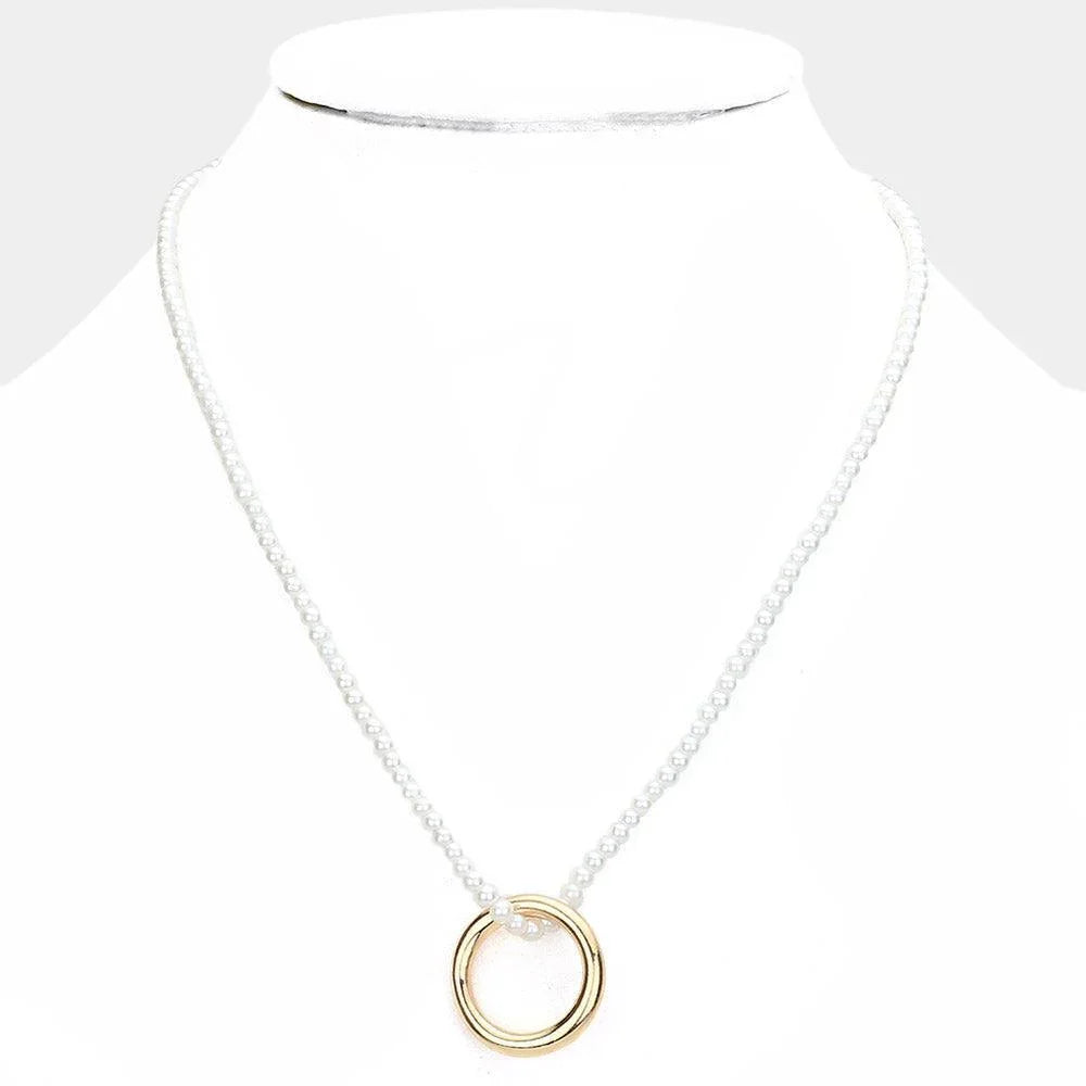 Cream Open Metal Circle Pendant Pearl Necklace