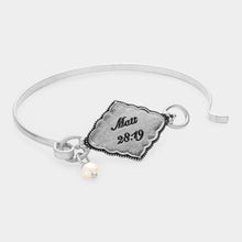 Load image into Gallery viewer, Silver Matt 28:19 Pearl Charm Hook Bracelet
