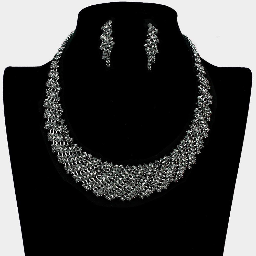 Black Crystal Rhinestone Round Collar Necklace