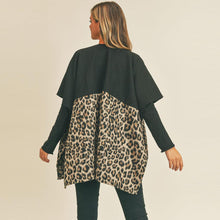 Load image into Gallery viewer, Taupe Leopard Pocket Kimono Poncho
