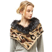 Load image into Gallery viewer, Beige Camouflage Pattern Faux Fur and Buttons Chenille Tube
