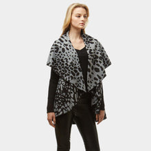 Load image into Gallery viewer, Gray Diameter Animal Print Cape Vest
