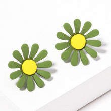 Load image into Gallery viewer, Silver Gold Dipped Flower Stud Earrings
