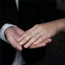 Load image into Gallery viewer, 4mm Silver Polished Classic Wedding Band Ring for Men and Women - Tungsten Caribide

